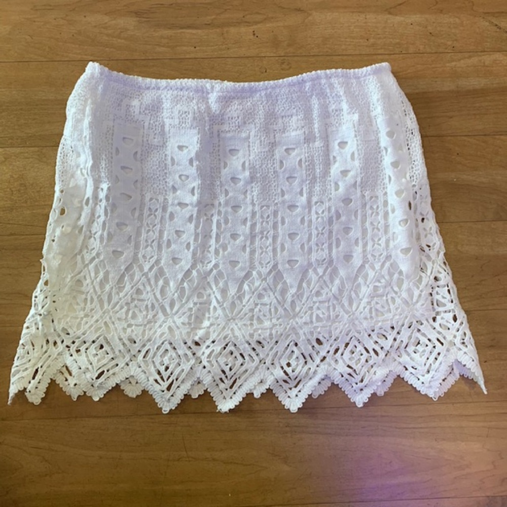 [Jen's Pirate Booty] Lovely lace cream mini skirt